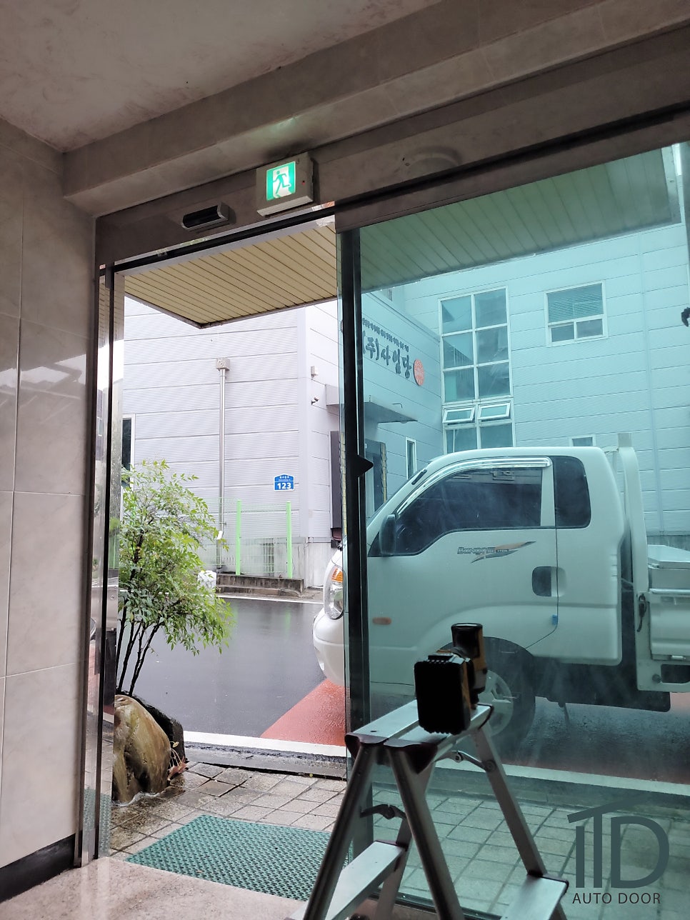 [대전충남자동문]빌라 자동문(A/S)- 오퍼레이터교체(기계교체)[국제오토텍자동문]